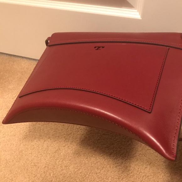 Tory Burch Leather Shoulder Bag - Picture 6 of 9